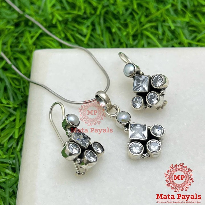 Alluring Silver Pendant Set