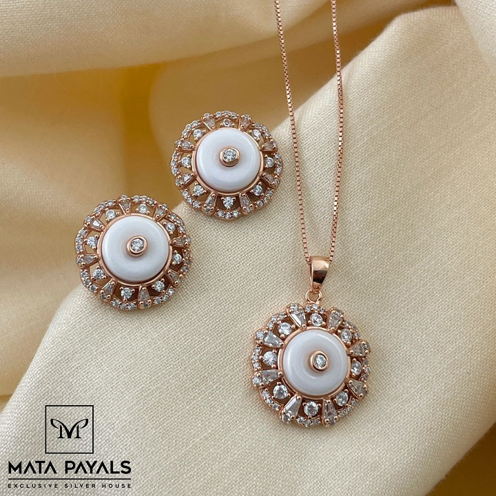 Attention White Pendant Set