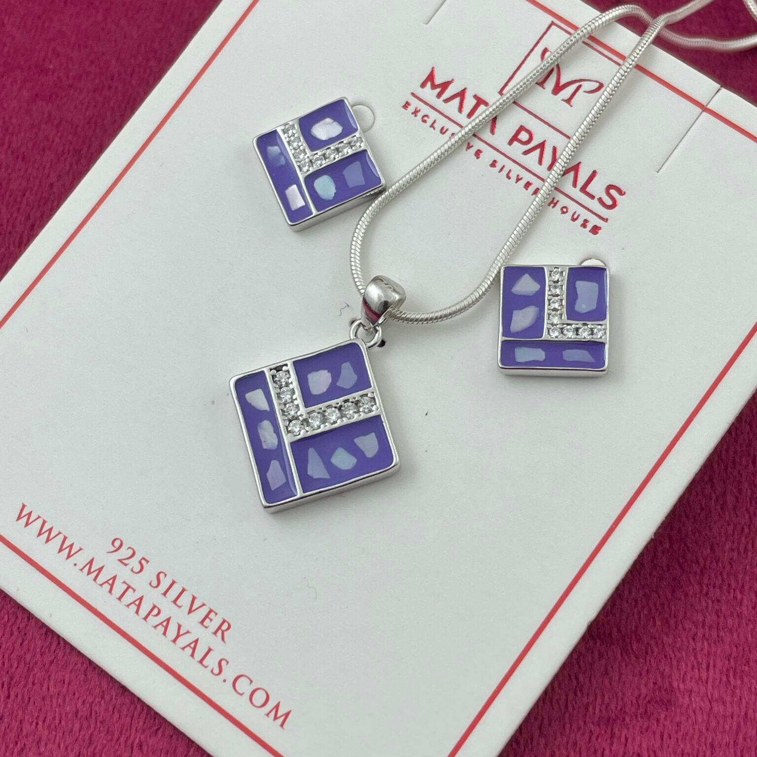 Beautiful Squared Pendant Set