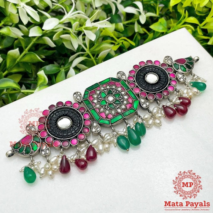 Dynamic Kundan Oxidised Choker