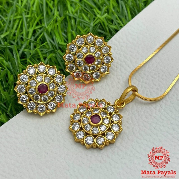 Fascinating Gold Plated Pendant Set