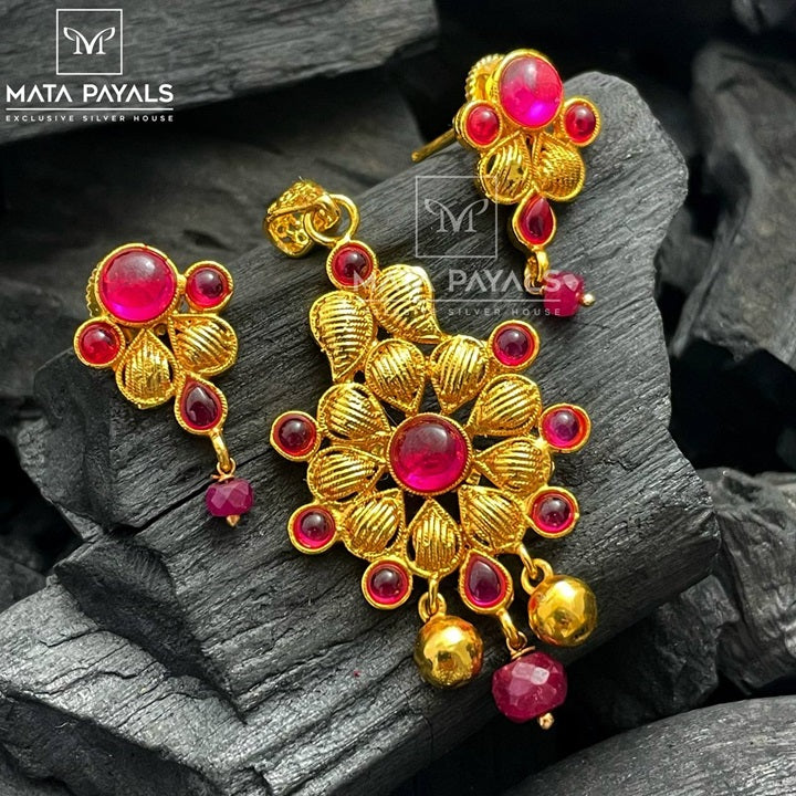 Fashionable Trendy Gold Plated Pendant Set