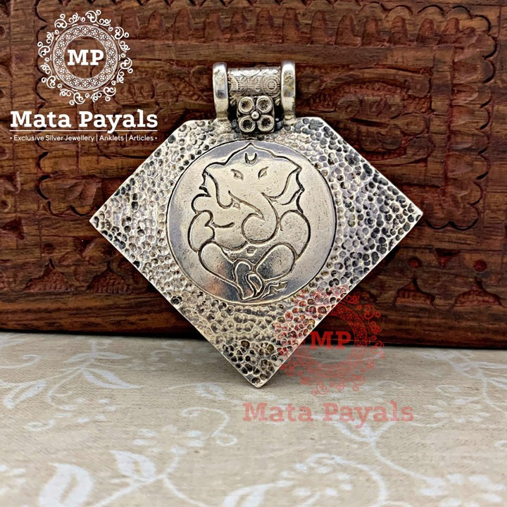 Ganesha Carved Plain Pendant