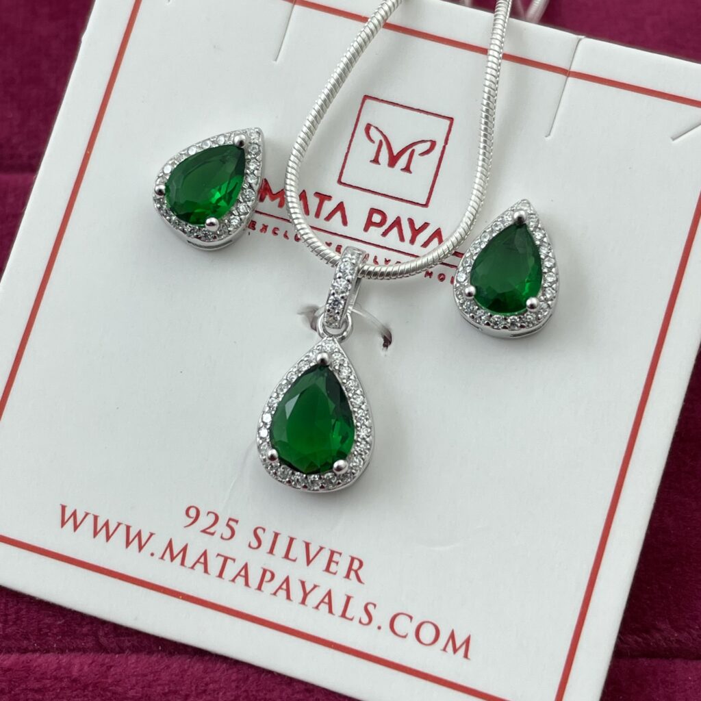 Green Tilak Pendantset