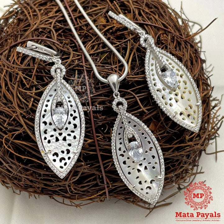 Radiant MOP Zircon Silver Pendant Set