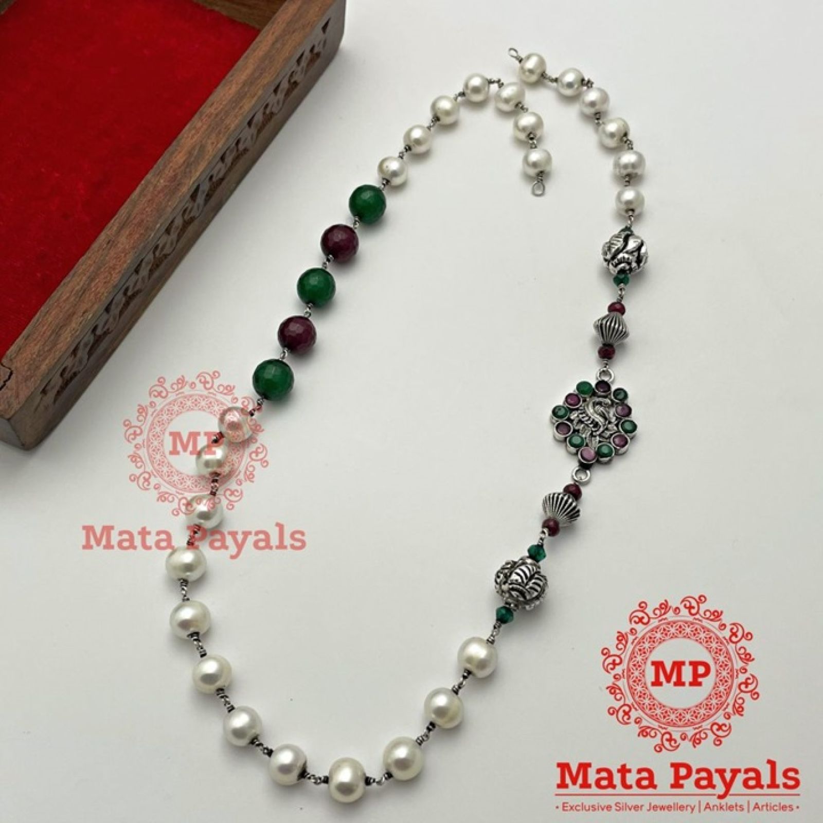 Beautiful Red & Green Mayur Beaded Necklace