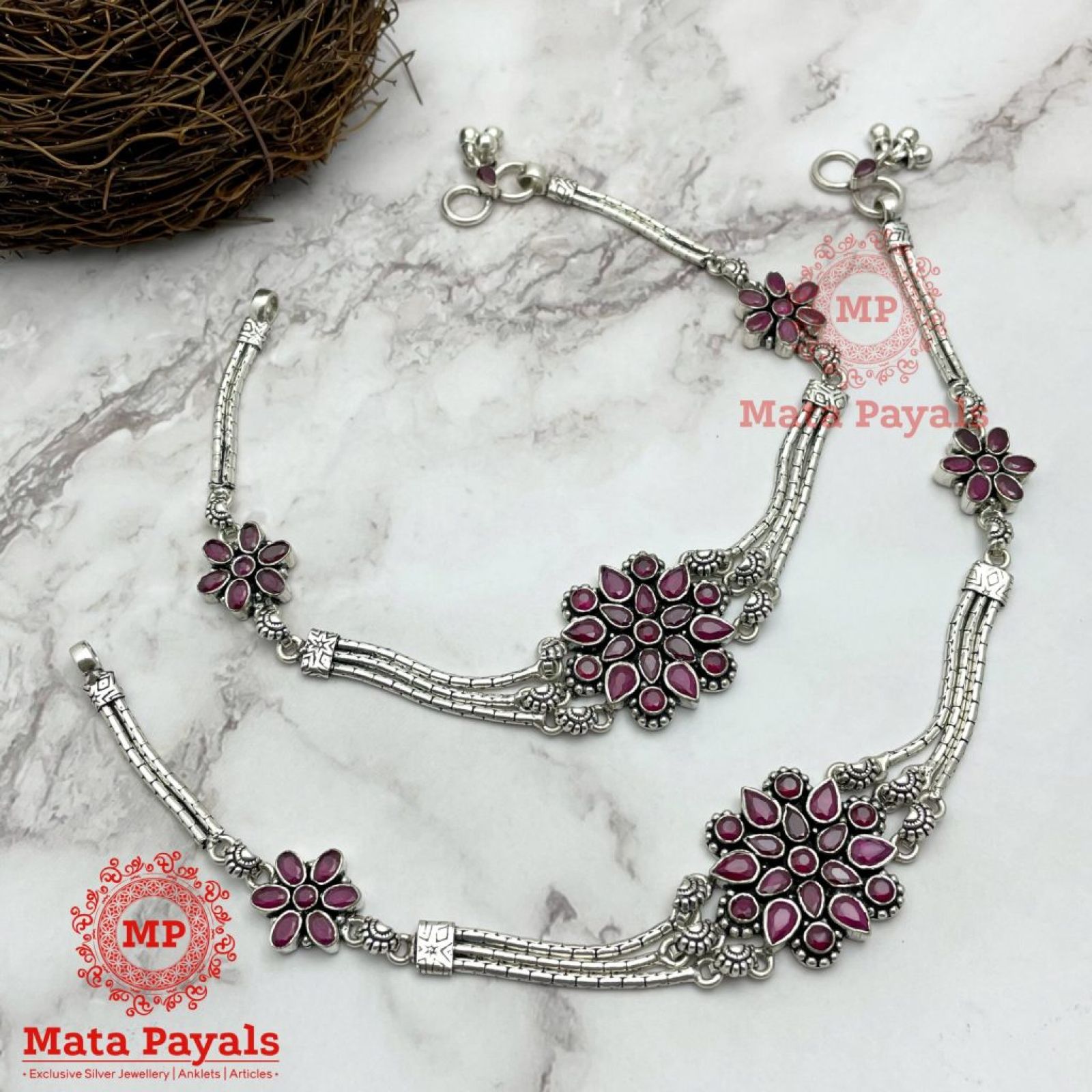 Enticing Floral Cutstone Anklet