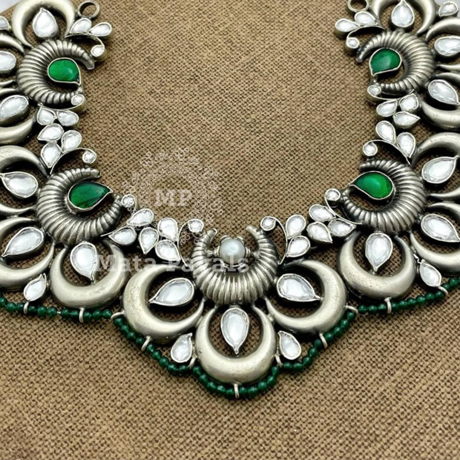 Impressive Arda Chandra Green Oxidised Necklace