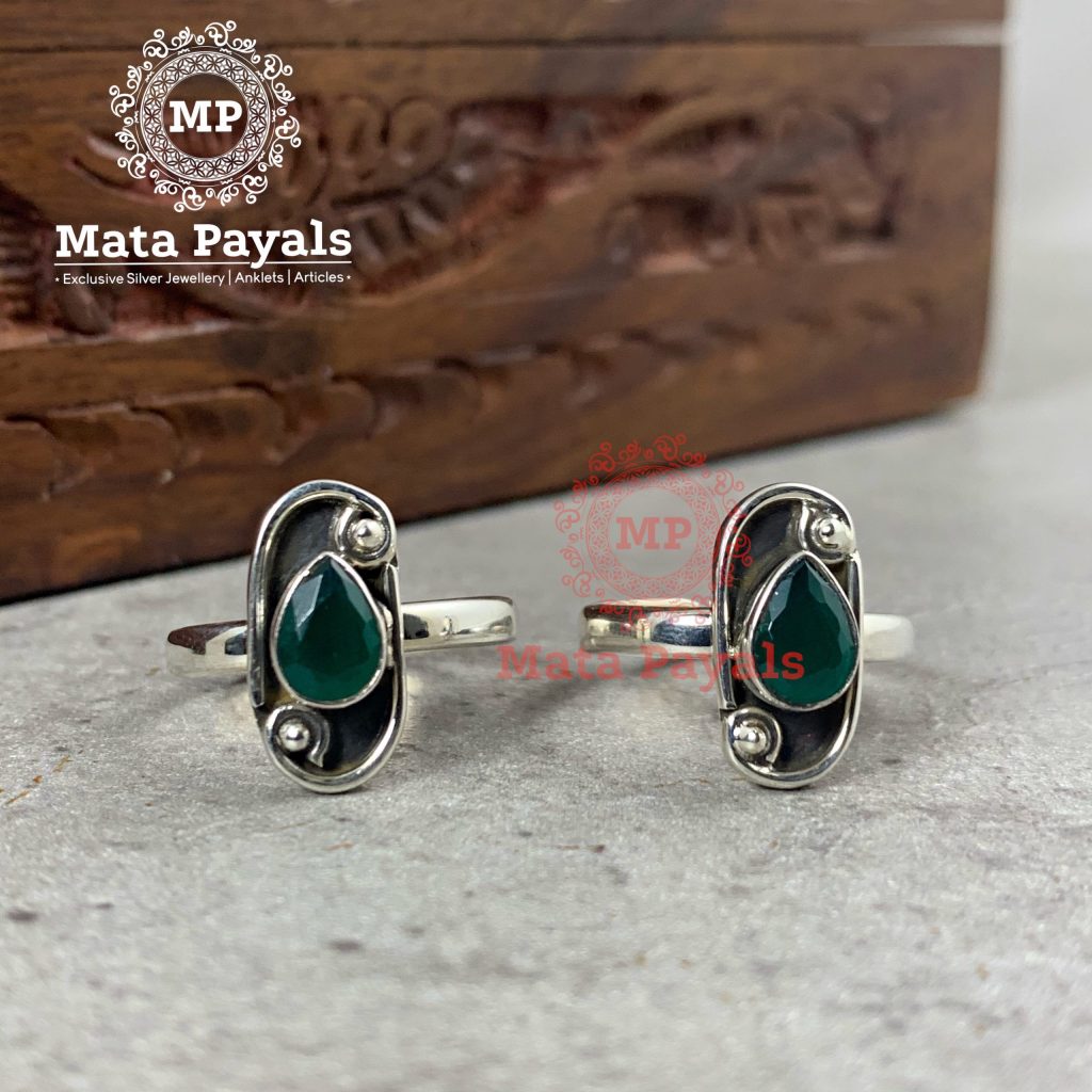 Traditional Green Toe Ring