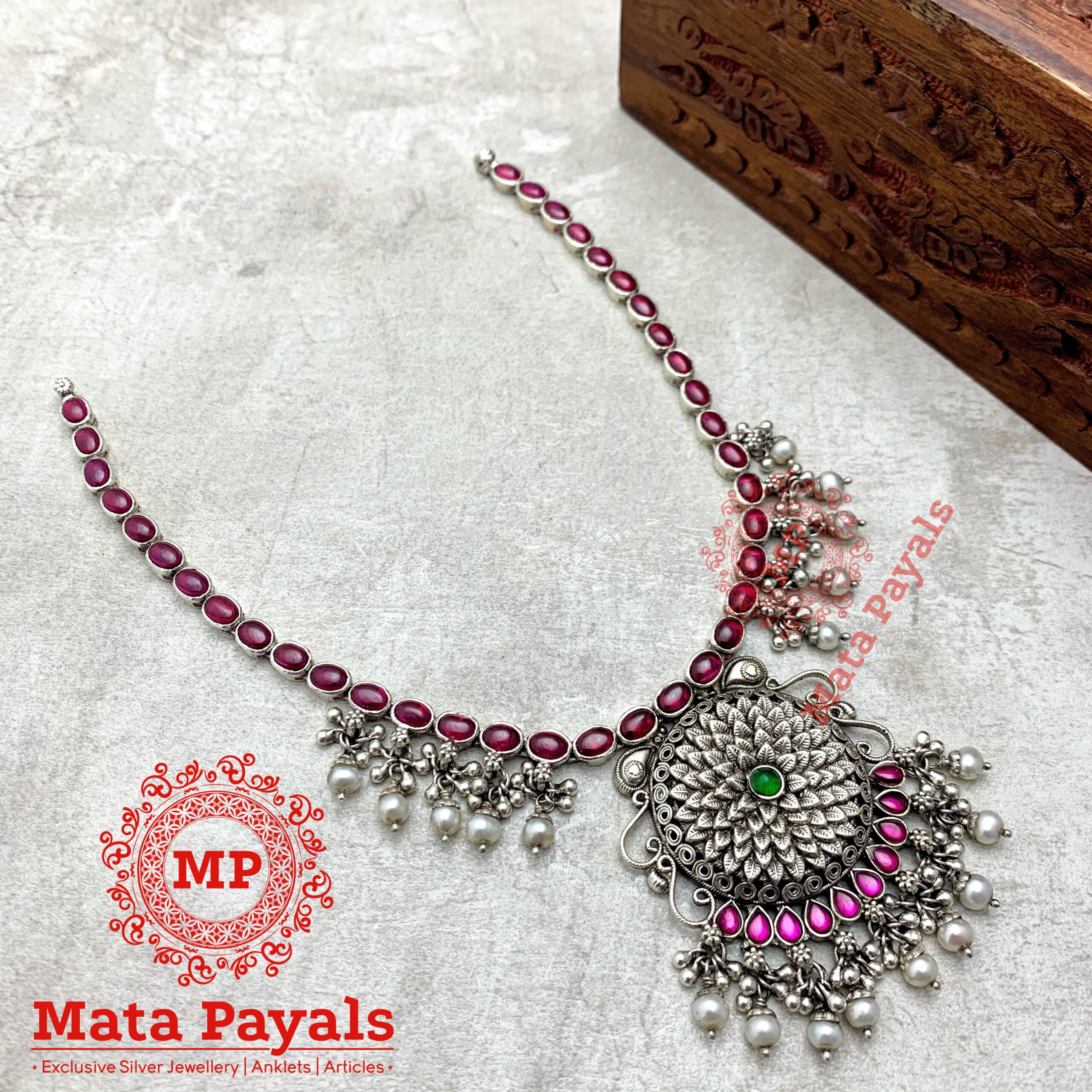 Exceptional Floral Artistic Necklace