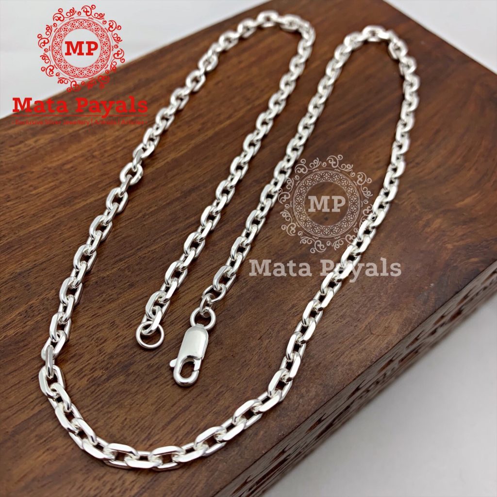 Affable Gauge Silver Neck Chain