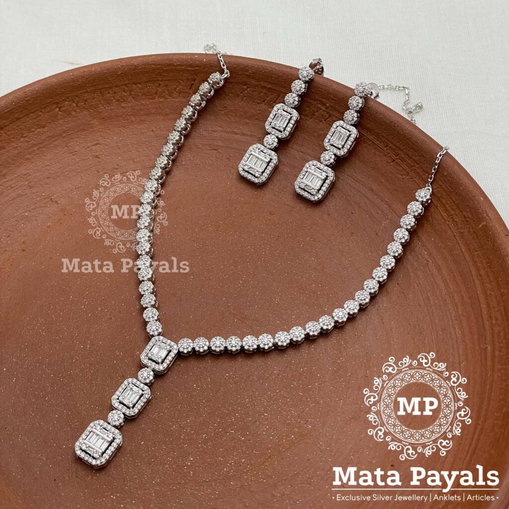 Beautiful Zircon Silver Necklace Set