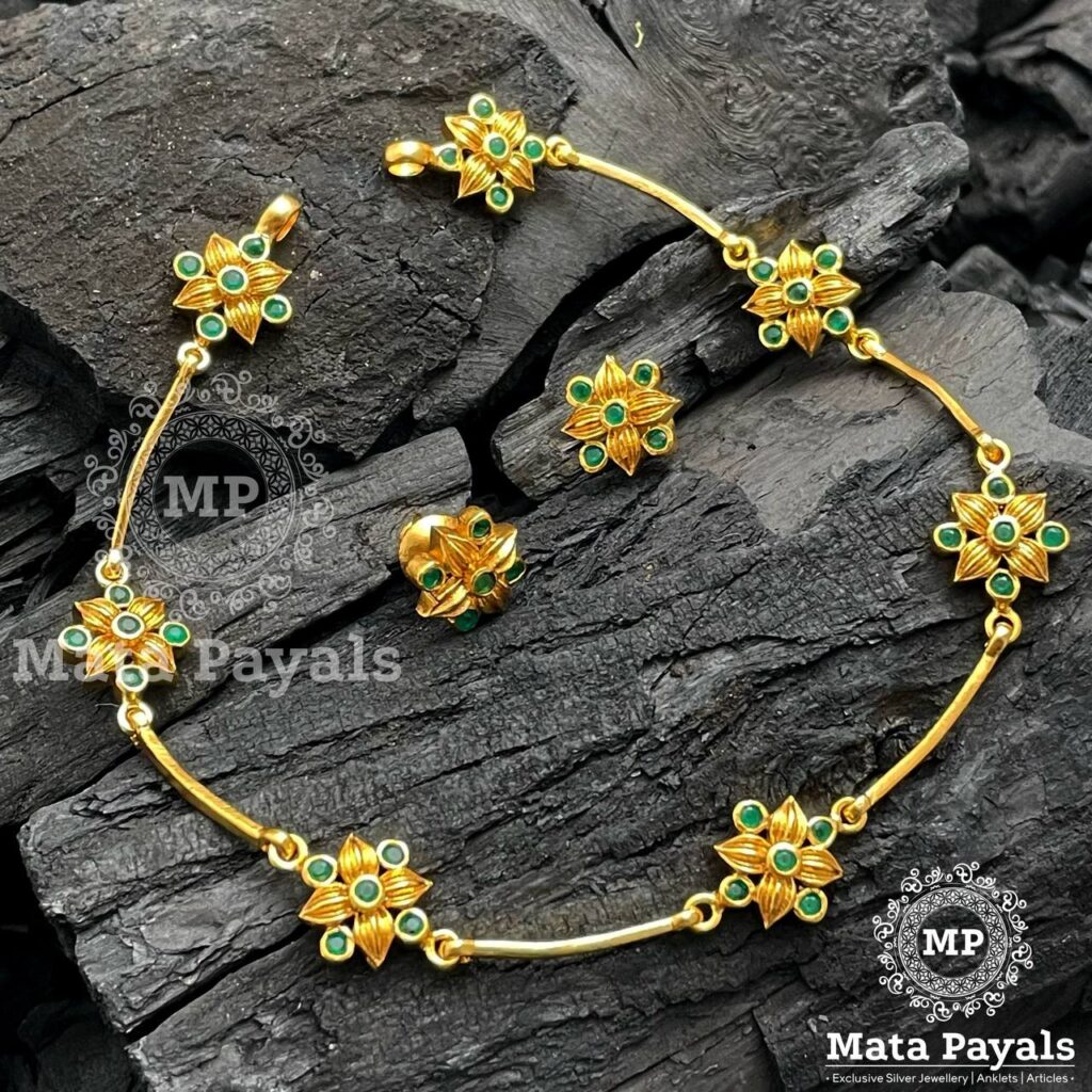 Flower Green Gold Necklace Set