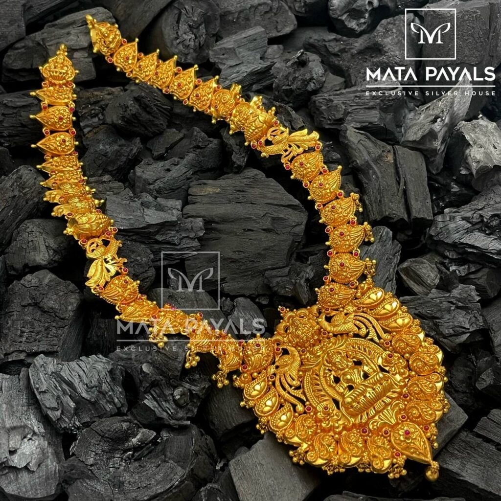 Mesmerizinng Gold Plated Necklace