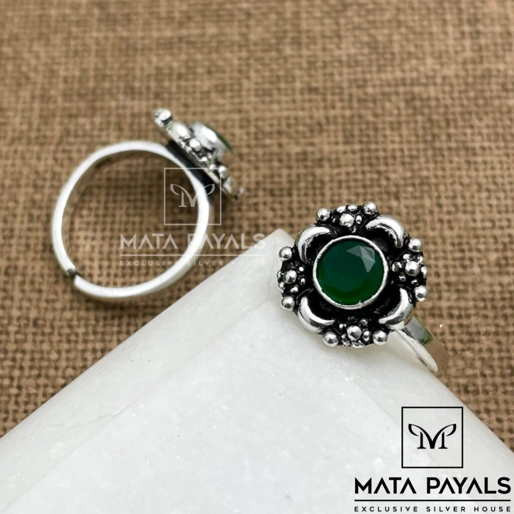 Simple Floral Green Silver Toe Ring