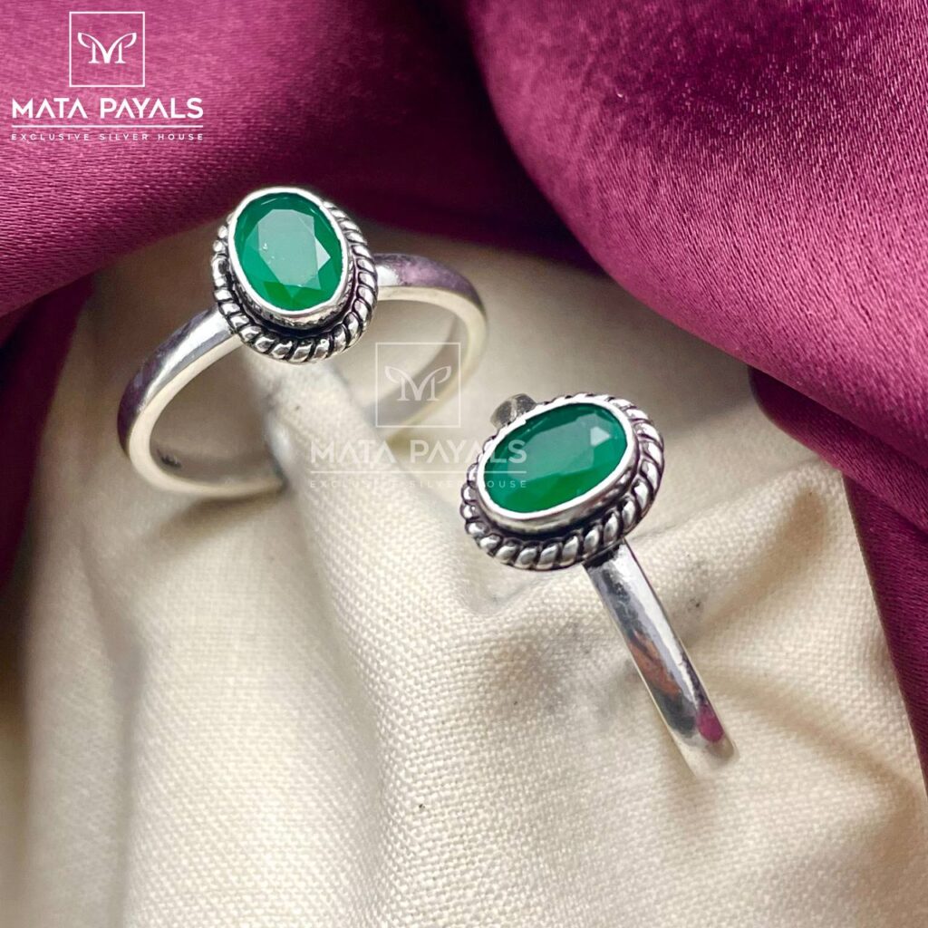 Green Oval Silver Toe Ring