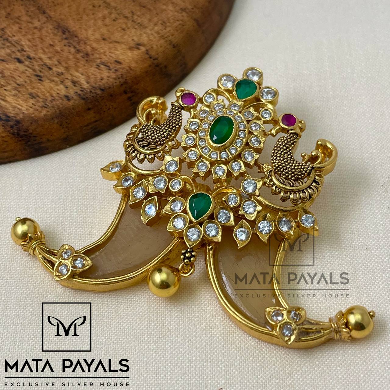 Buy 22Kt Casting Lion Nail Gold Pendant 102VI4372 Online from Vaibhav  Jewellers