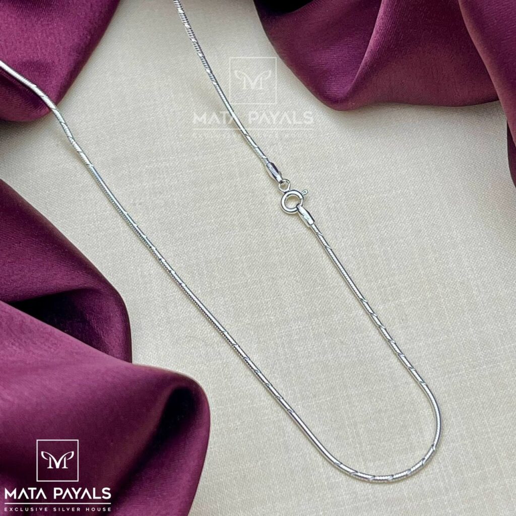 Smooth Silver Neck Chain