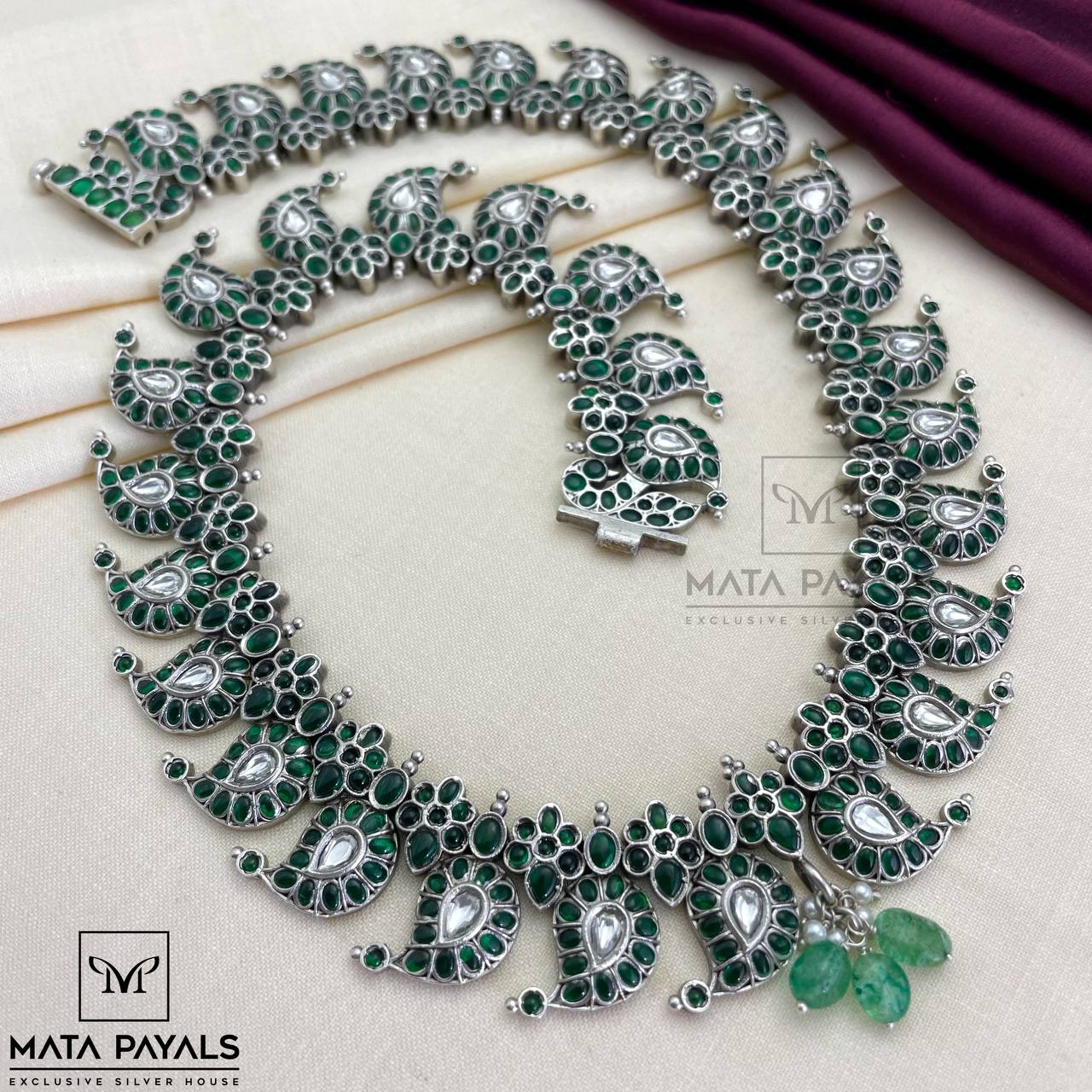 Mangp Green Necklace...